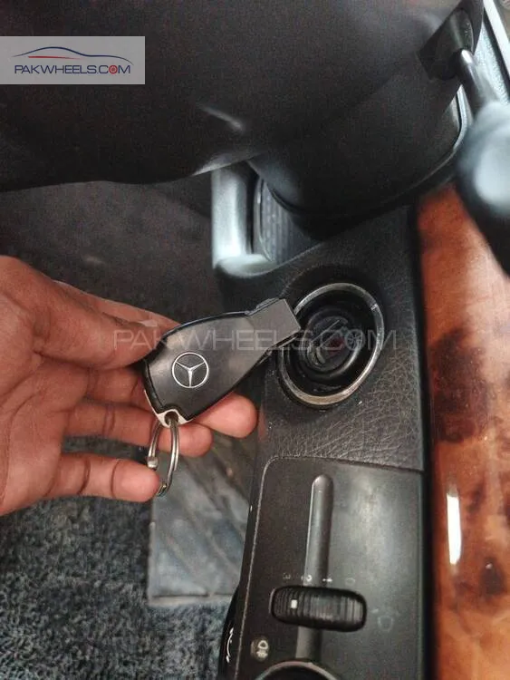 Mercedes Benz E Class 2004 for Sale in Rawalpindi Mercedes Benz E Class 2004 for Sale in Rawalpindi Image-14