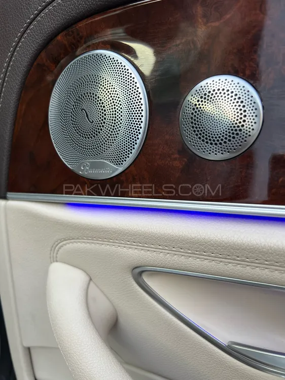 Mercedes Benz E Class 2017 for Sale in Lahore Mercedes Benz E Class 2017 for Sale in Lahore Image-10