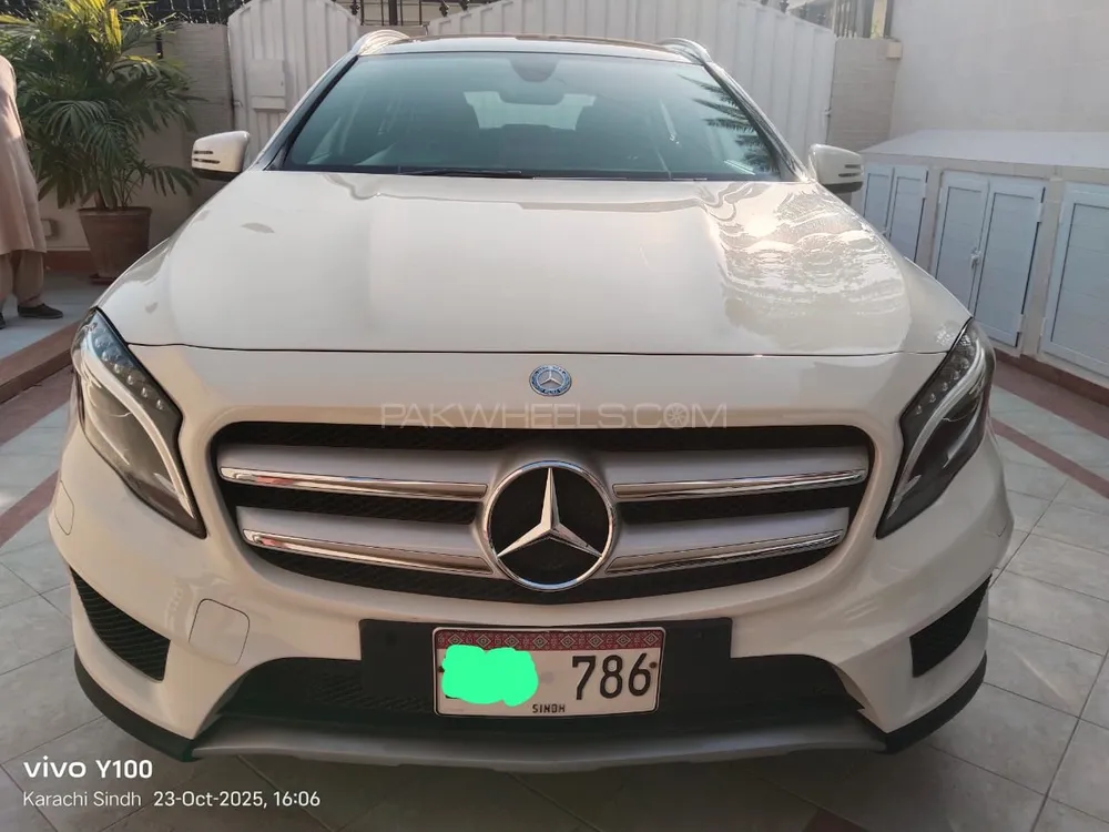 Mercedes Benz GLA Class 2016 for Sale in Karachi Mercedes Benz GLA Class 2016 for Sale in Karachi Image-2