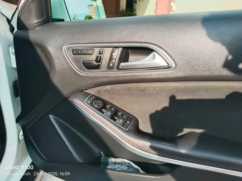 Mercedes Benz GLA Class 2016 for Sale in Karachi Mercedes Benz GLA Class 2016 for Sale in Karachi Image-4