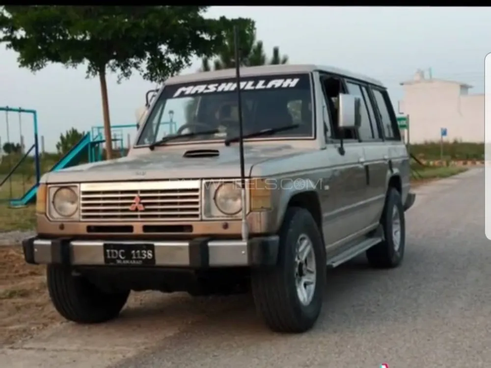 مٹسوبیشی پجیرو 1988 for Sale in گجرات مٹسوبیشی پجیرو 1988 for Sale in گجرات Image-1