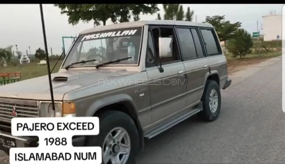 مٹسوبیشی پجیرو 1988 for Sale in گجرات مٹسوبیشی پجیرو 1988 for Sale in گجرات Image-9