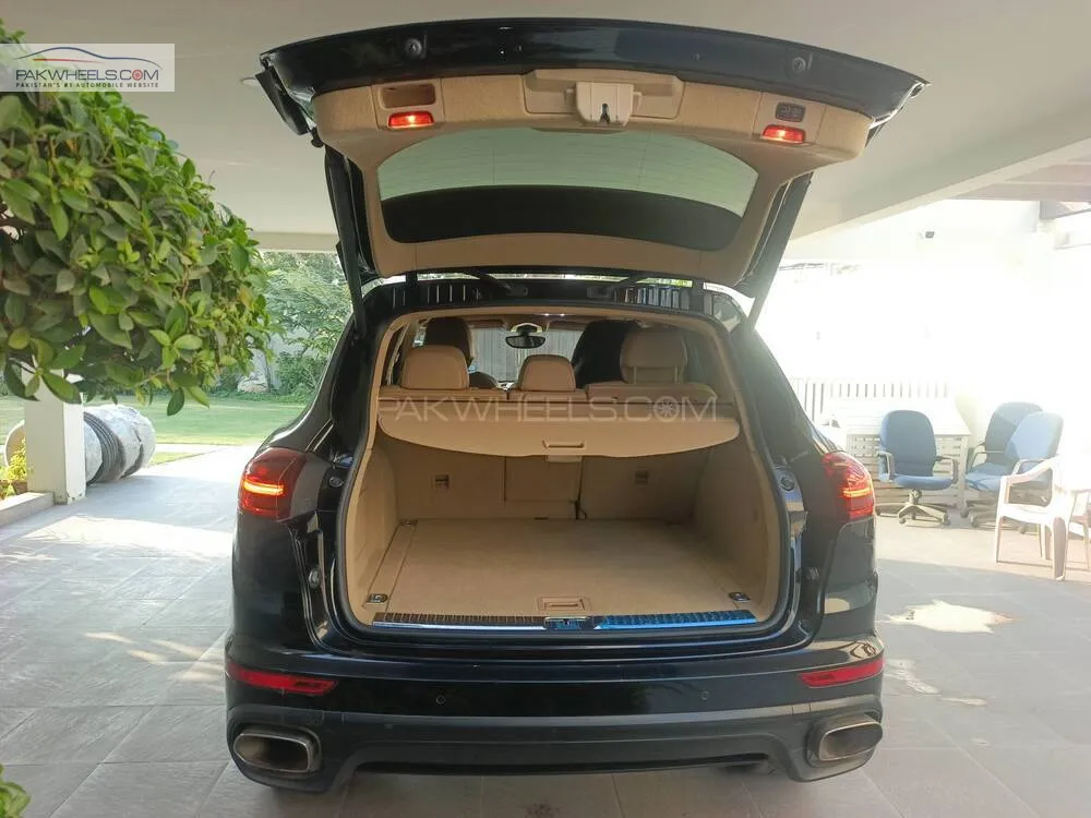 Porsche Cayenne 2017 for Sale in Karachi Porsche Cayenne 2017 for Sale in Karachi Image-8