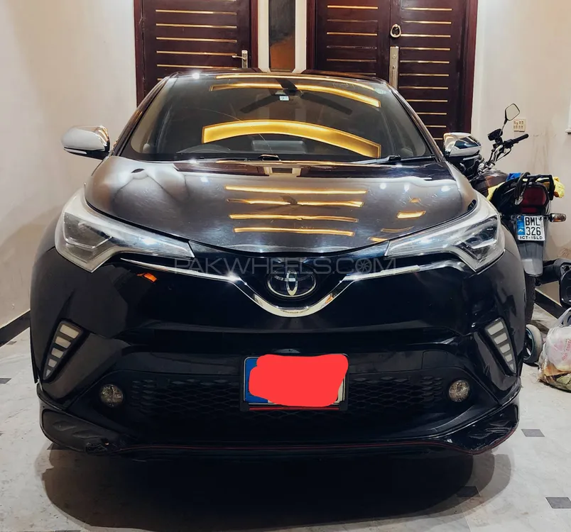 Toyota C-HR 2017 for Sale in Islamabad Toyota C-HR 2017 for Sale in Islamabad Image-4