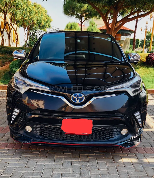 Toyota C-HR 2017 for Sale in Islamabad Toyota C-HR 2017 for Sale in Islamabad Image-1