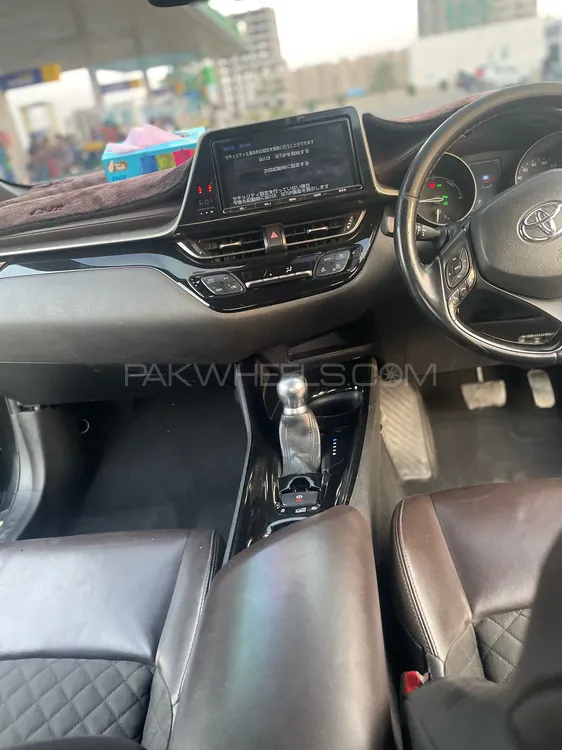 Toyota C-HR 2018 for Sale in Karachi Toyota C-HR 2018 for Sale in Karachi Image-14