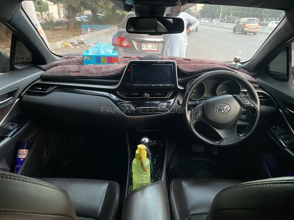 Toyota C-HR 2018 for Sale in Karachi Toyota C-HR 2018 for Sale in Karachi Image-5