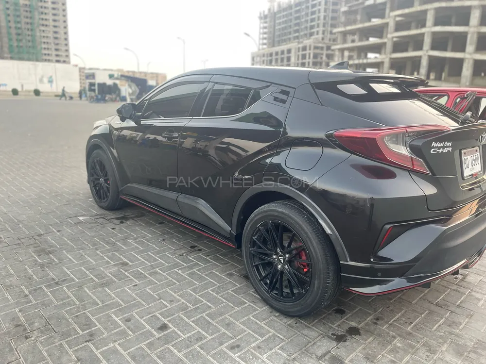 Toyota C-HR 2018 for Sale in Karachi Toyota C-HR 2018 for Sale in Karachi Image-10