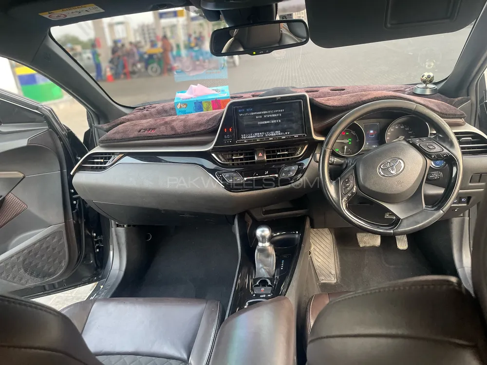 Toyota C-HR 2018 for Sale in Karachi Toyota C-HR 2018 for Sale in Karachi Image-13