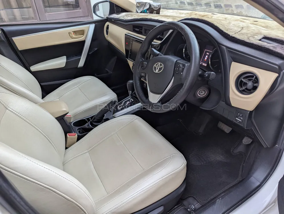 Toyota Corolla 2018 for Sale in Karachi Toyota Corolla 2018 for Sale in Karachi Image-12