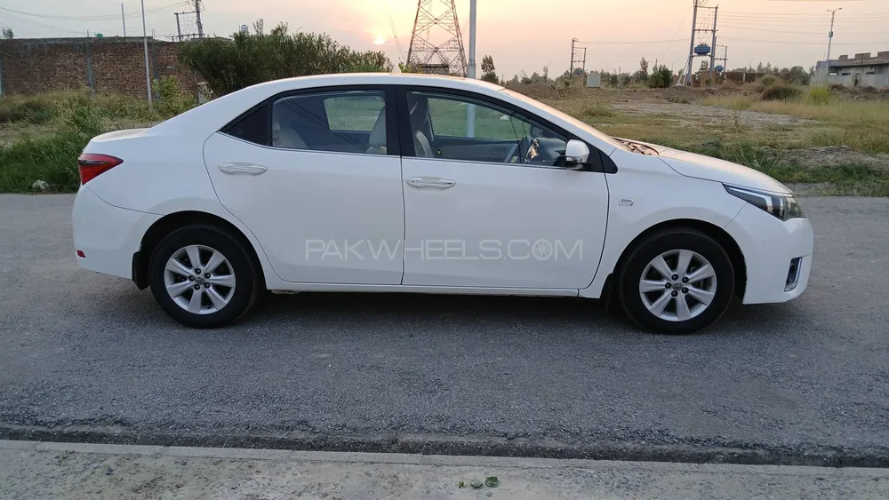 Toyota Corolla 2015 for Sale in Swabi Toyota Corolla 2015 for Sale in Swabi Image-2