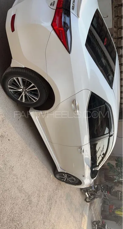 Toyota Corolla 2018 for Sale in Karachi Toyota Corolla 2018 for Sale in Karachi Image-16