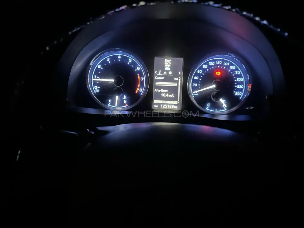 Toyota Corolla 2018 for Sale in Lahore Toyota Corolla 2018 for Sale in Lahore Image-9