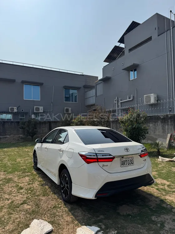Toyota Corolla 2023 for Sale in Lahore Toyota Corolla 2023 for Sale in Lahore Image-5