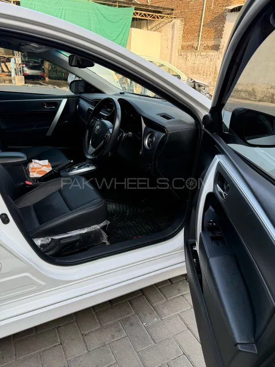 Toyota Corolla 2023 for Sale in Peshawar Toyota Corolla 2023 for Sale in Peshawar Image-4