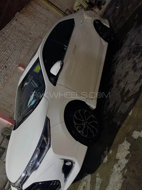 Toyota Corolla 2025 for Sale in Peshawar Toyota Corolla 2025 for Sale in Peshawar Image-4