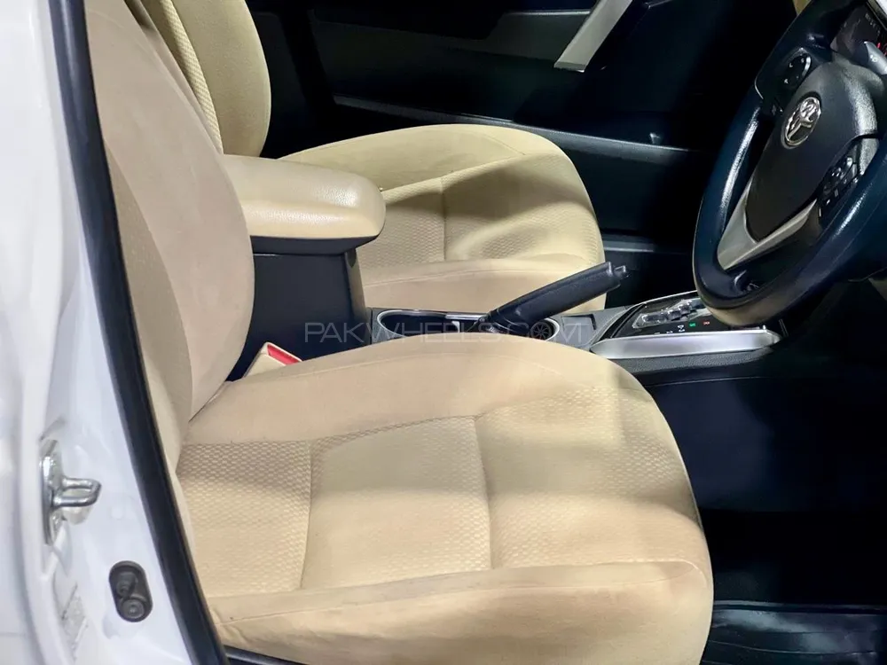 Toyota Corolla 2021 for Sale in Gujranwala Toyota Corolla 2021 for Sale in Gujranwala Image-9