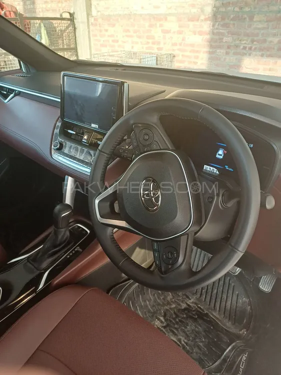 Toyota Corolla Cross 2025 for Sale in Lahore Toyota Corolla Cross 2025 for Sale in Lahore Image-5