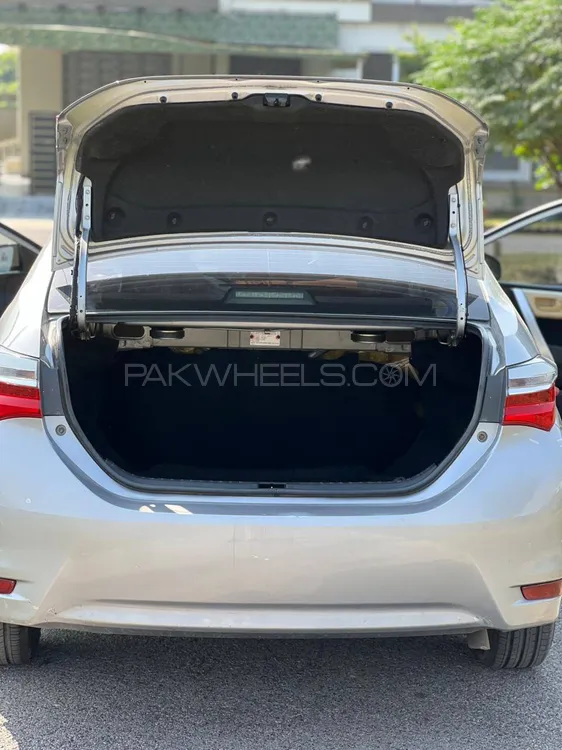 Toyota Corolla 2019 for Sale in Lahore Toyota Corolla 2019 for Sale in Lahore Image-16