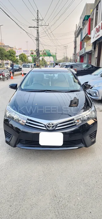 Toyota Corolla 2015 for Sale in Lahore Image-1