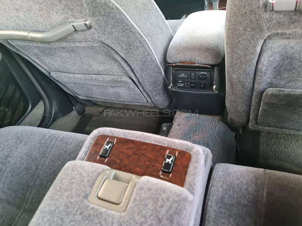 Toyota Crown 1998 for Sale in Lahore Toyota Crown 1998 for Sale in Lahore Image-3
