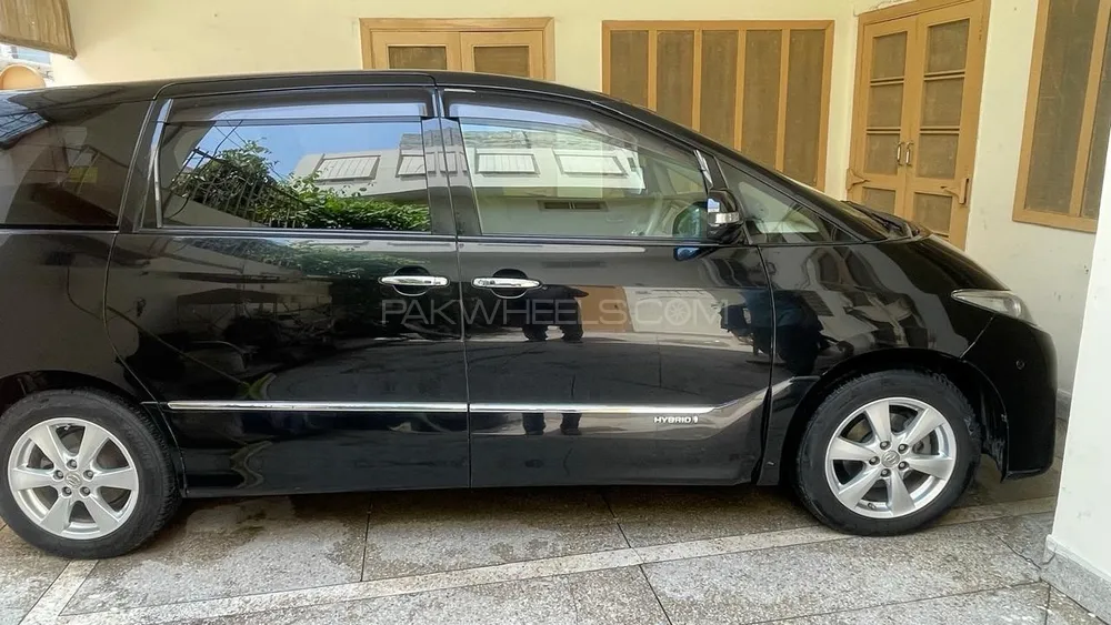 Toyota Estima 2010 for Sale in Gujranwala Toyota Estima 2010 for Sale in Gujranwala Image-2