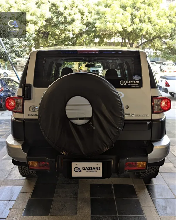 Toyota Fj Cruiser 2017 for Sale in Karachi Toyota Fj Cruiser 2017 for Sale in Karachi Image-6