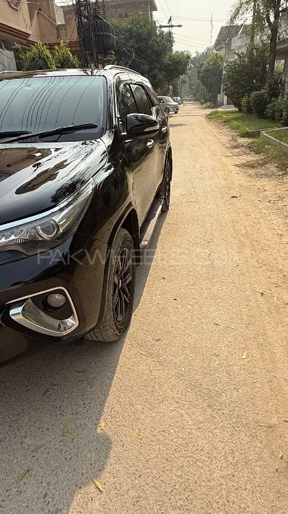 Toyota Fortuner 2017 for Sale in Lahore Toyota Fortuner 2017 for Sale in Lahore Image-4