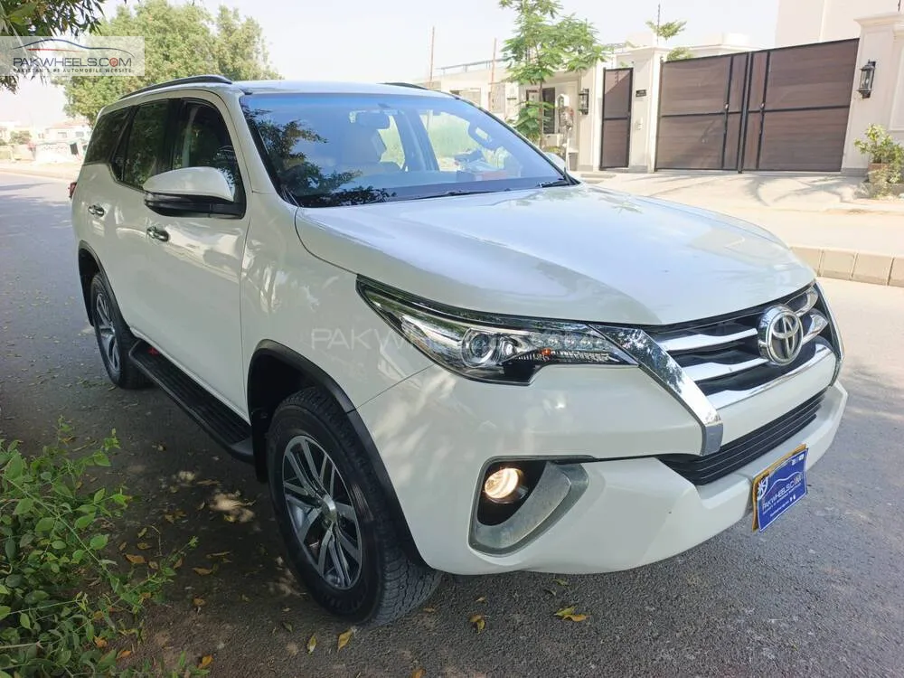 Toyota Fortuner 2017 for Sale in Karachi Toyota Fortuner 2017 for Sale in Karachi Image-2