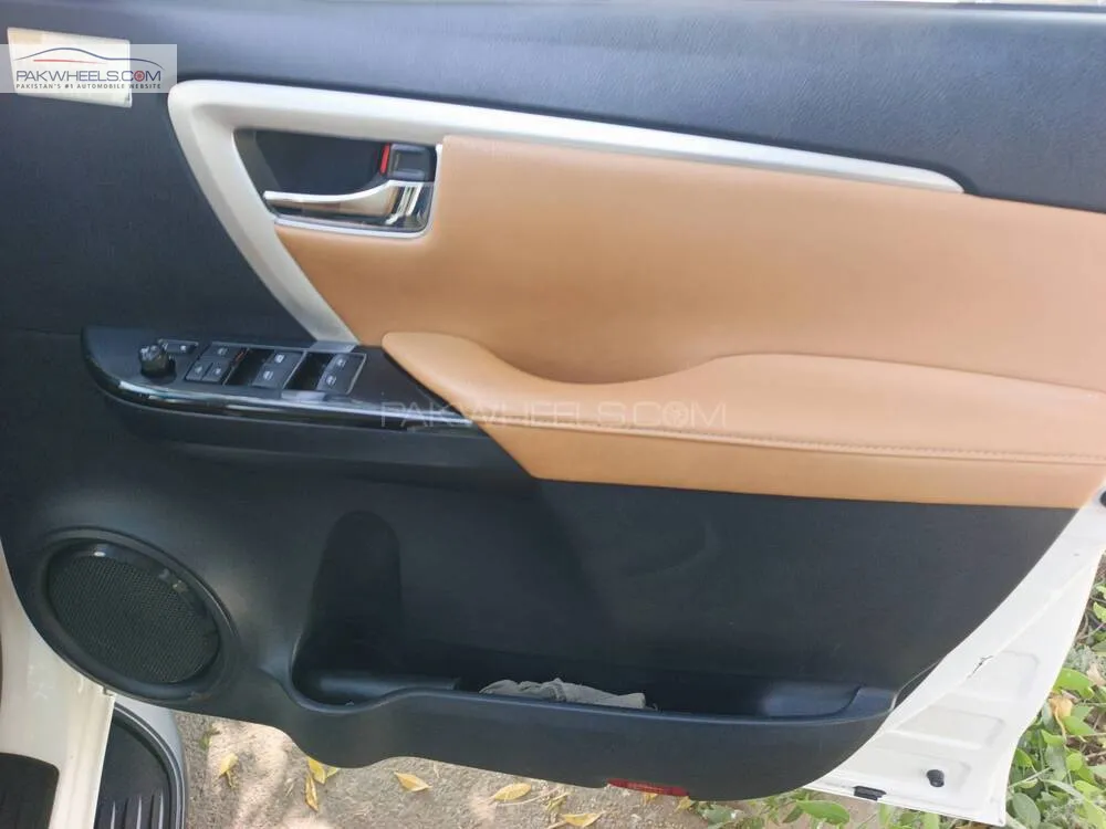 Toyota Fortuner 2017 for Sale in Karachi Toyota Fortuner 2017 for Sale in Karachi Image-12