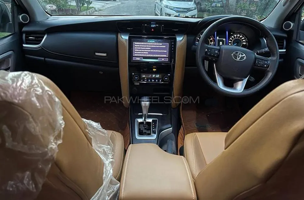 Toyota Fortuner 2022 for Sale in Sialkot Toyota Fortuner 2022 for Sale in Sialkot Image-5