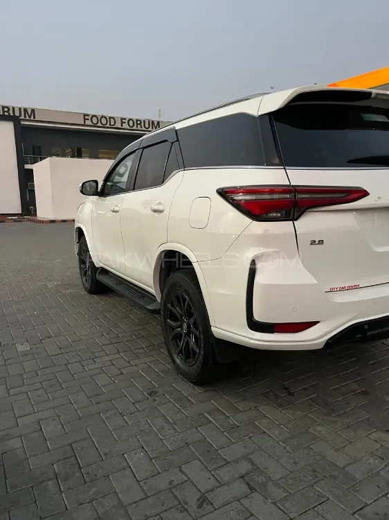 Toyota Fortuner 2024 for Sale in Peshawar Toyota Fortuner 2024 for Sale in Peshawar Image-4