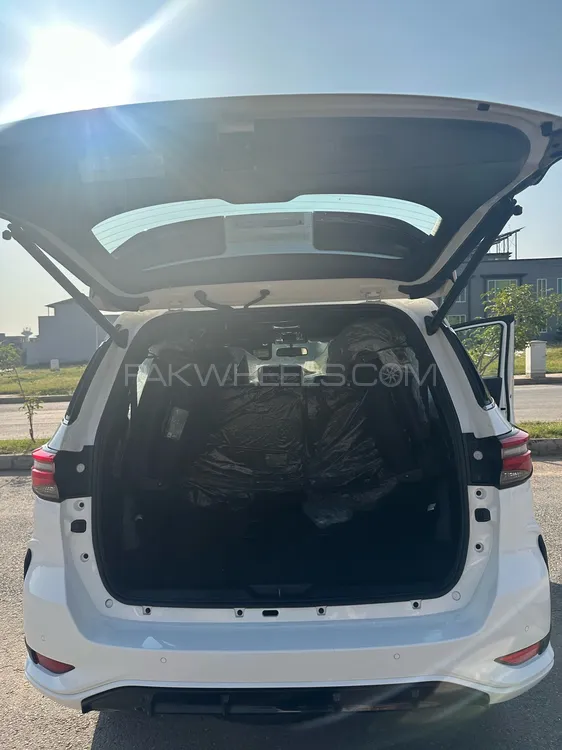 Toyota Fortuner 2025 for Sale in Rawalpindi Toyota Fortuner 2025 for Sale in Rawalpindi Image-12