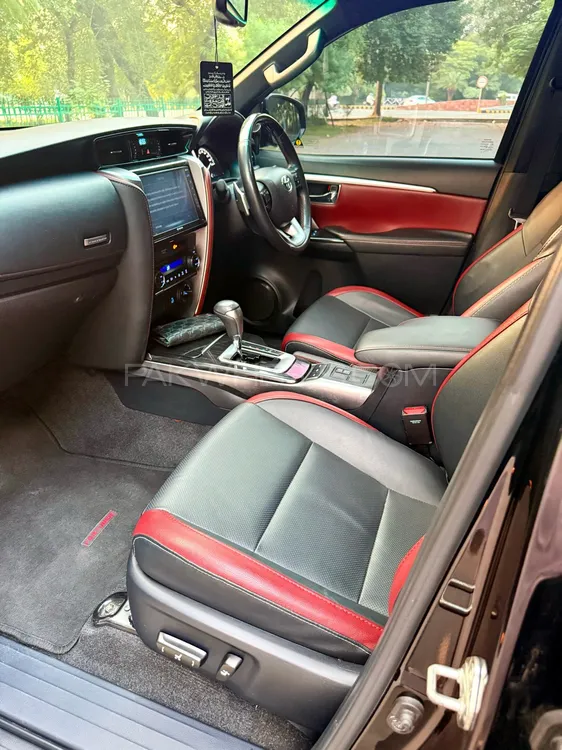 Toyota Fortuner 2023 for Sale in Lahore Toyota Fortuner 2023 for Sale in Lahore Image-17