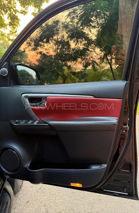 Toyota Fortuner 2023 for Sale in Lahore Toyota Fortuner 2023 for Sale in Lahore Image-10