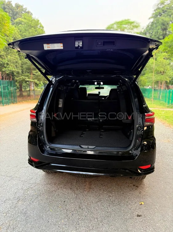 Toyota Fortuner 2023 for Sale in Lahore Toyota Fortuner 2023 for Sale in Lahore Image-16