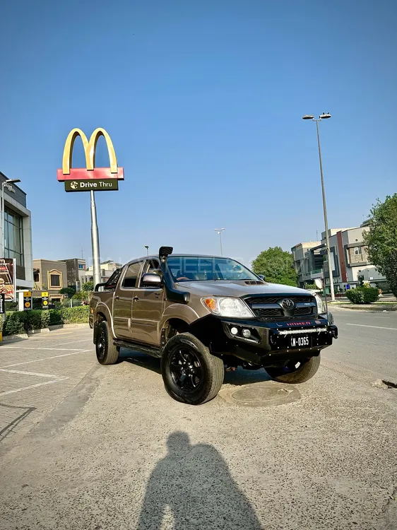 Toyota Hilux 2005 for Sale in Lahore Toyota Hilux 2005 for Sale in Lahore Image-15