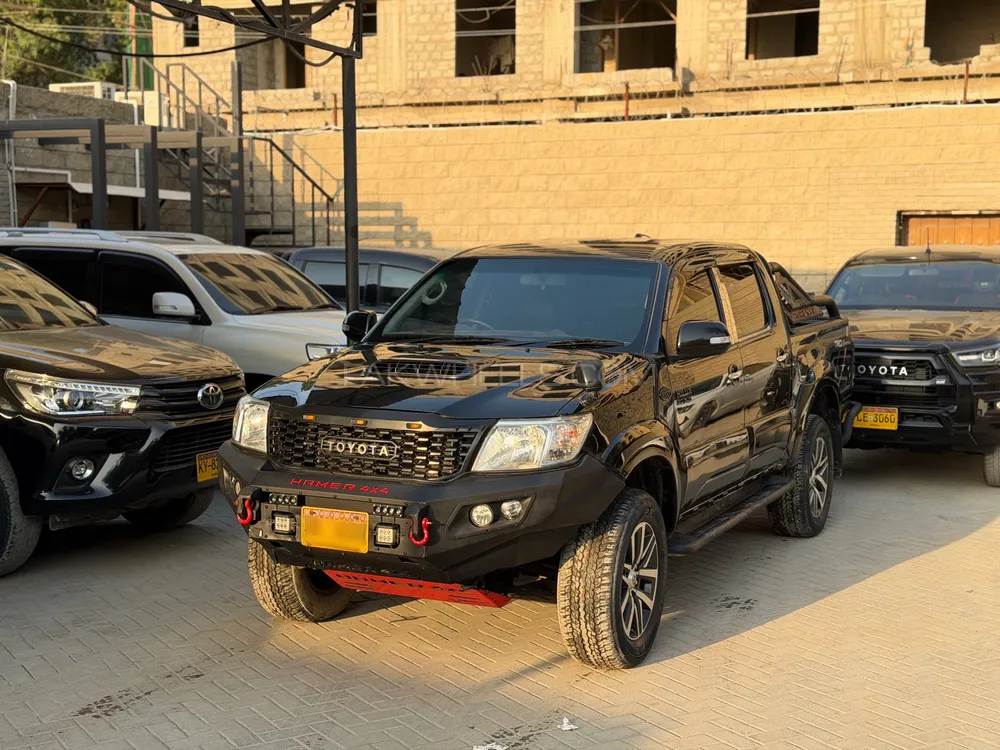 Toyota Hilux 2014 for Sale in Karachi Toyota Hilux 2014 for Sale in Karachi Image-2