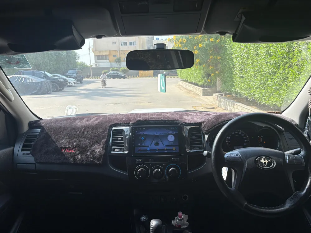 Toyota Hilux 2014 for Sale in Karachi Toyota Hilux 2014 for Sale in Karachi Image-5