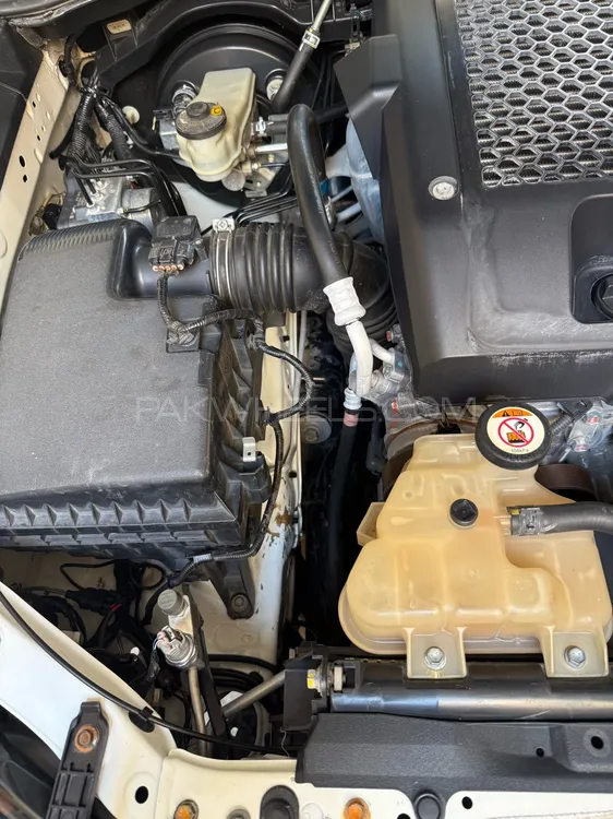 Toyota Hilux 2018 for Sale in Lahore Toyota Hilux 2018 for Sale in Lahore Image-10