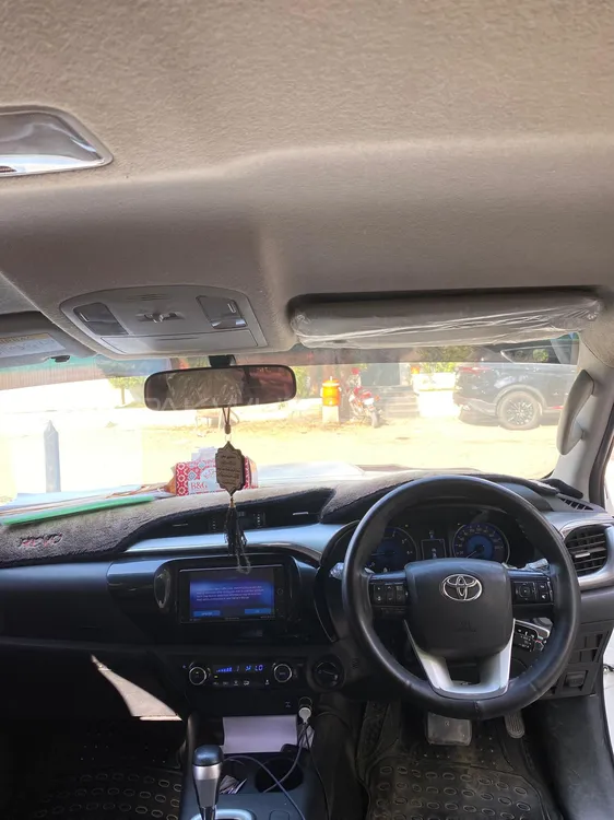 Toyota Hilux 2017 for Sale in Karachi Toyota Hilux 2017 for Sale in Karachi Image-7