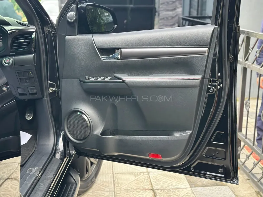 Toyota Hilux 2024 for Sale in Sialkot Toyota Hilux 2024 for Sale in Sialkot Image-4