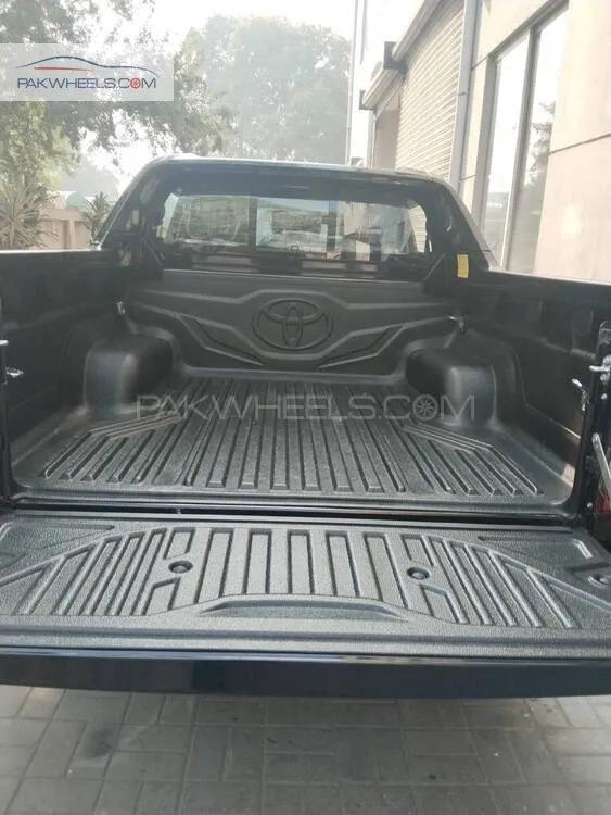 Toyota Hilux 2025 for Sale in Lahore Toyota Hilux 2025 for Sale in Lahore Image-7