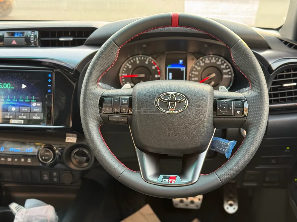 Toyota Hilux 2025 for Sale in Lahore Toyota Hilux 2025 for Sale in Lahore Image-4