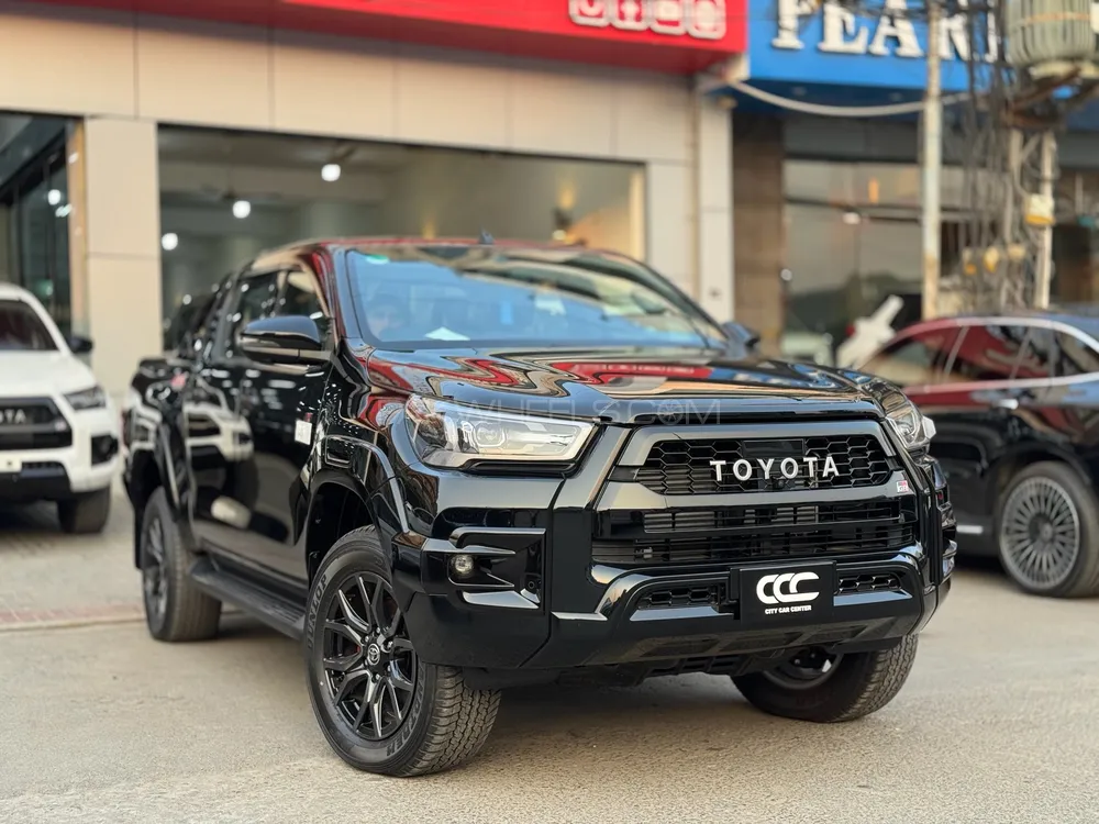 Toyota Hilux 2025 for Sale in Lahore Toyota Hilux 2025 for Sale in Lahore Image-3