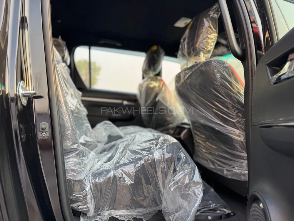 Toyota Hilux 2025 for Sale in Lahore Toyota Hilux 2025 for Sale in Lahore Image-7