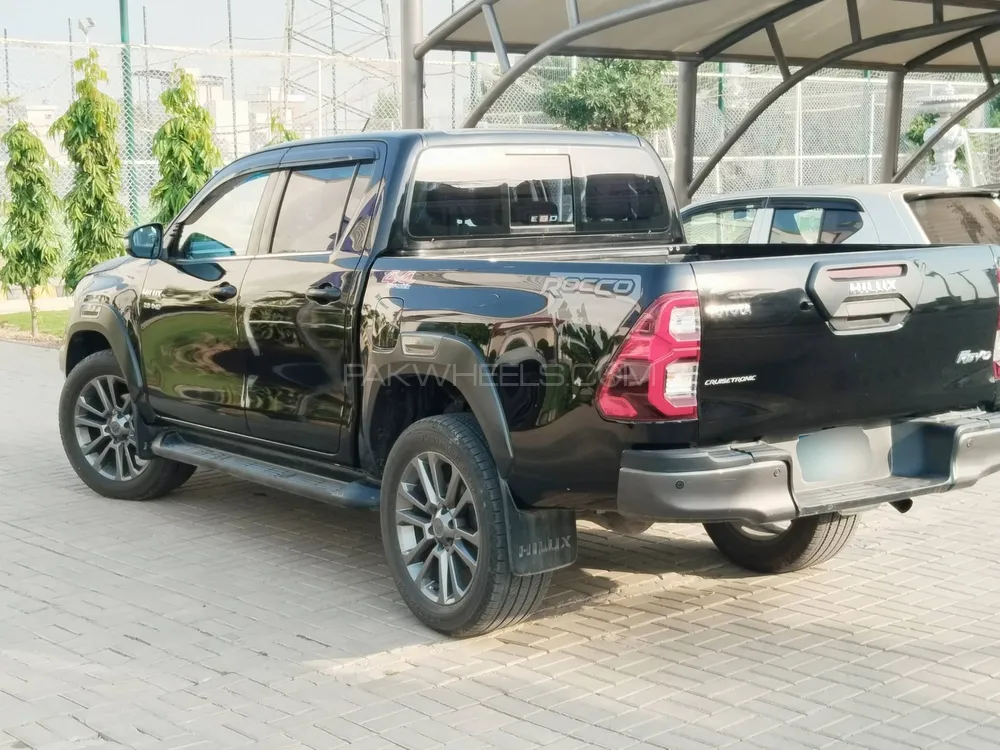 Toyota Hilux 2022 for Sale in Sialkot Toyota Hilux 2022 for Sale in Sialkot Image-4