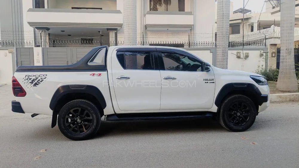 Toyota Hilux 2019 for Sale in Karachi Toyota Hilux 2019 for Sale in Karachi Image-3