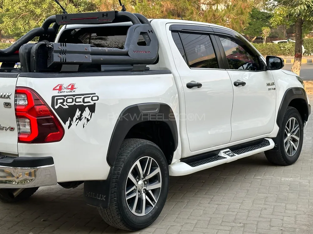 Toyota Hilux 2021 for Sale in Rawalpindi Toyota Hilux 2021 for Sale in Rawalpindi Image-4