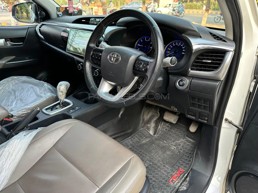 Toyota Hilux 2021 for Sale in Rawalpindi Toyota Hilux 2021 for Sale in Rawalpindi Image-7